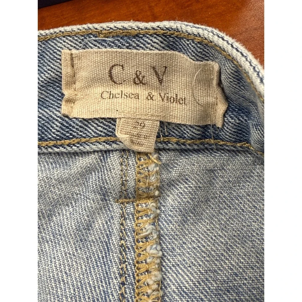 Chelsea Violet Distressed Denim Cut Off Shorts Blue‎ Light Wash Raw Hem Size 26